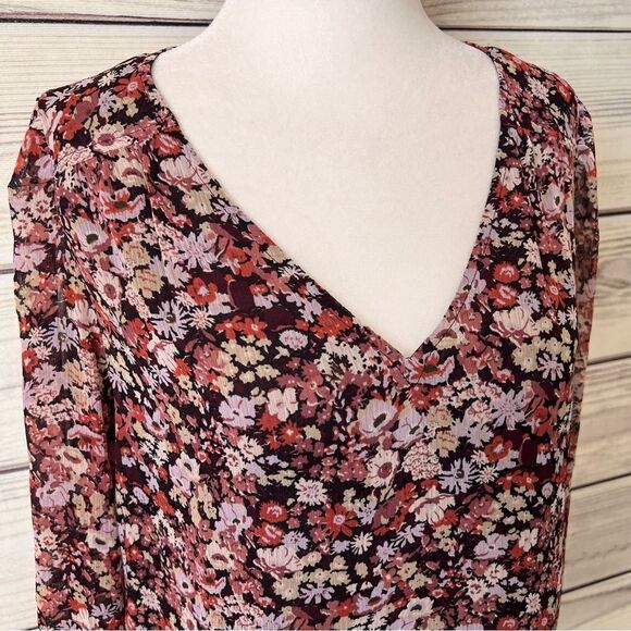 Loft Burgundy Floral V Neck Peplum Blouse - Picture 4 of 10